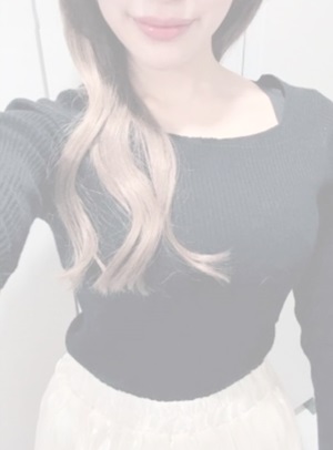 20才の平愛梨さん似のコスメショップの店員