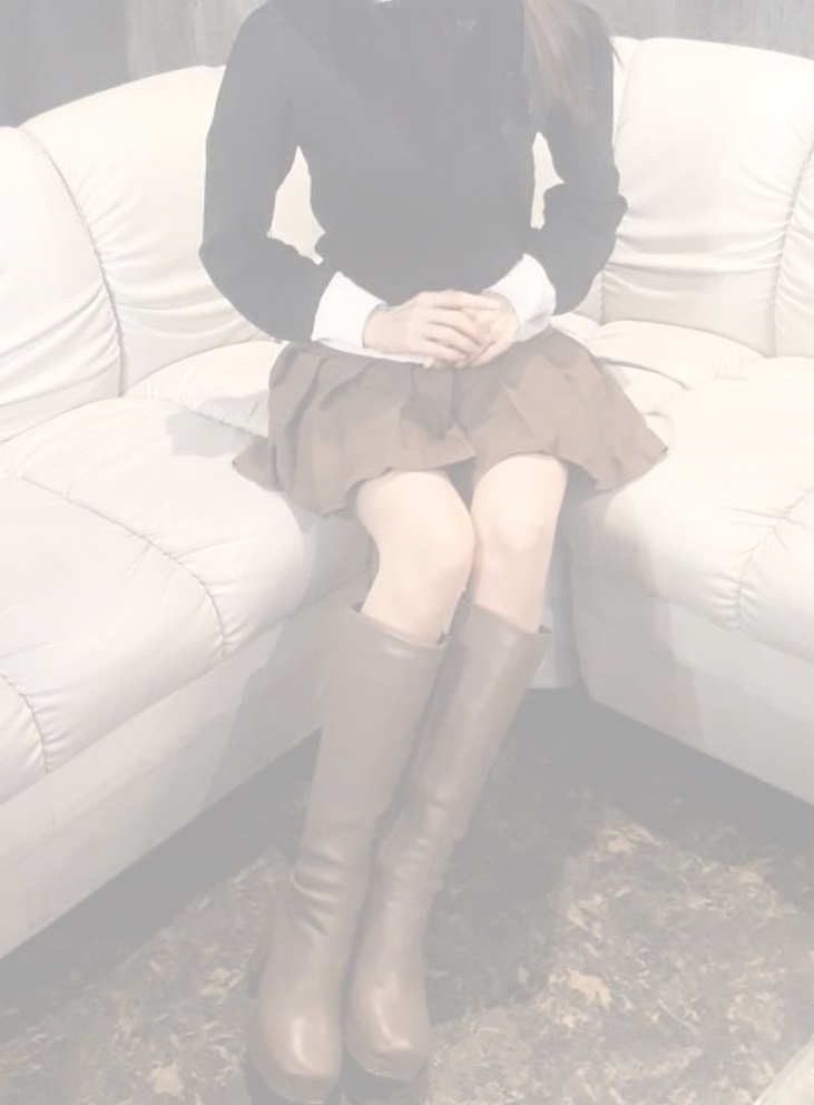 28才の石田ひかりさん似の美人カメラマン