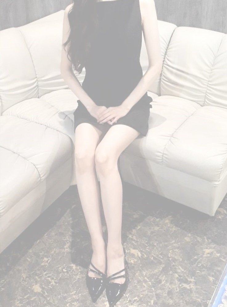 24才の今田美桜似の美容関係