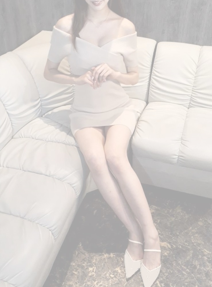 25才の中条あやみ似のネイリスト